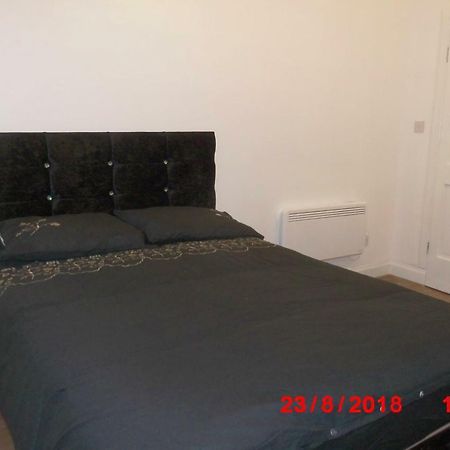 223 Neilston Road Apartment Paisley Bagian luar foto