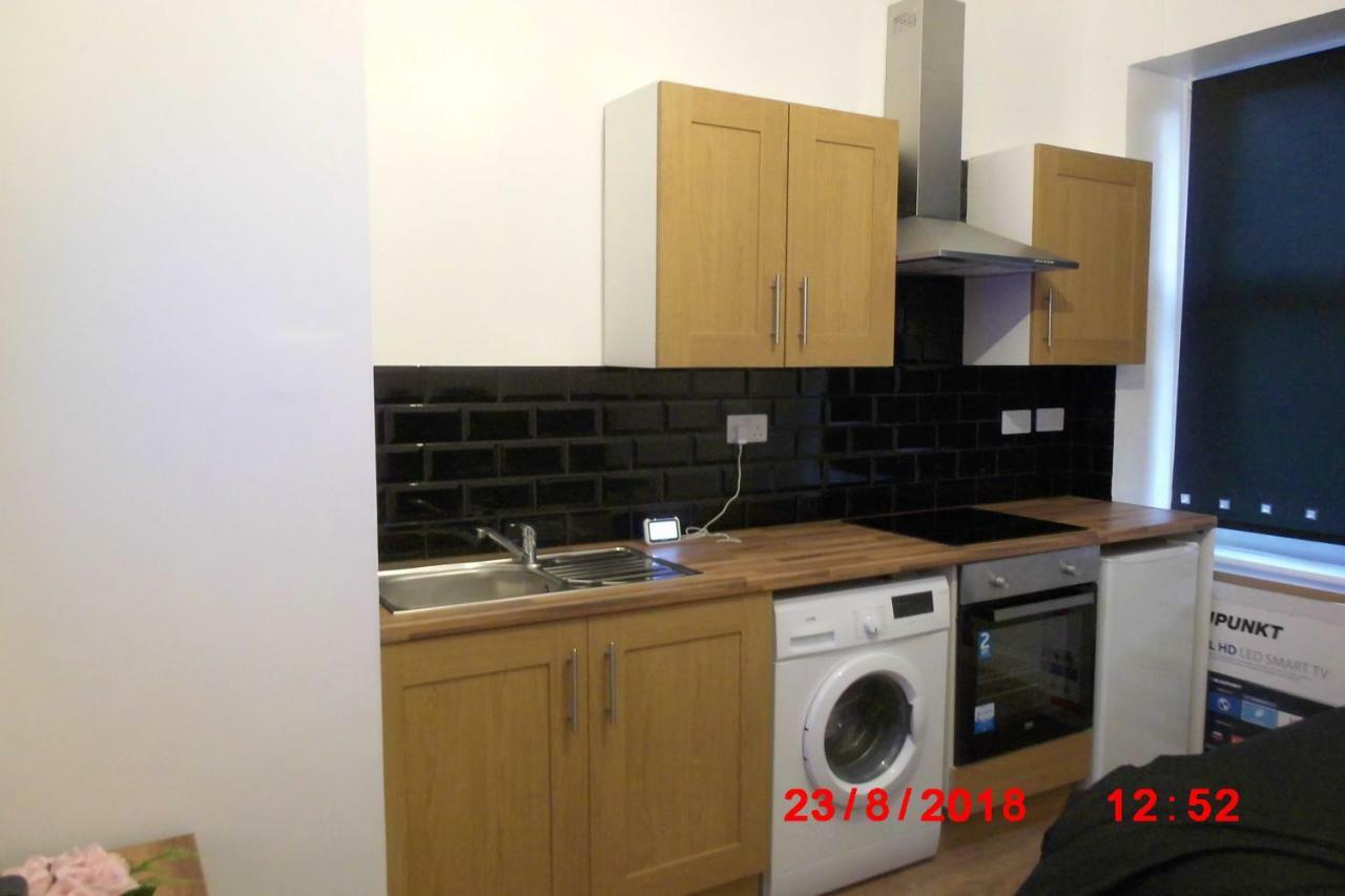 223 Neilston Road Apartment Paisley Bagian luar foto